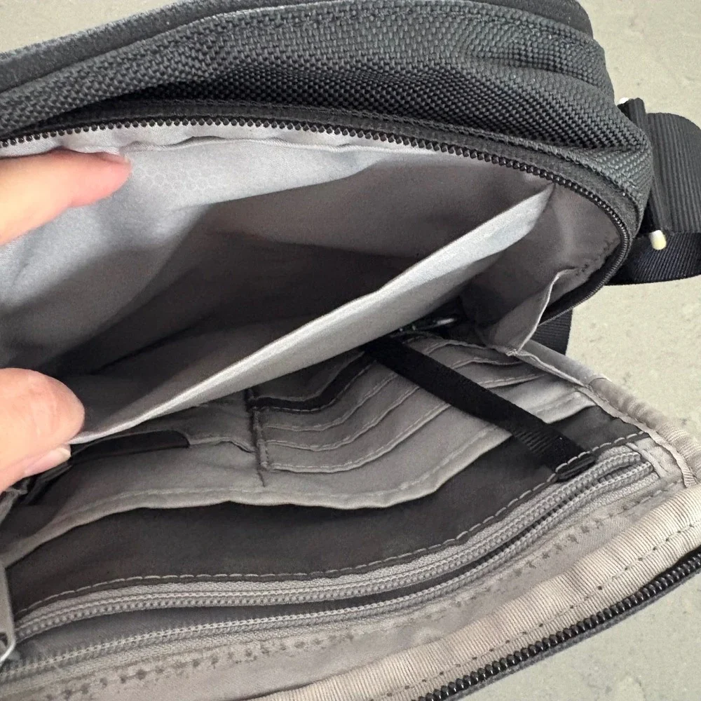 T-Tech by Tumi Black Ballistic Nylon Crossbody Bag Travel Organizer‎ Compact